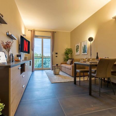 Modern & Bright 2 Bedroom Flat 50M From M4 Stop Milano Eksteriør billede