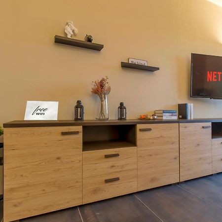 Modern & Bright 2 Bedroom Flat 50M From M4 Stop Milano Eksteriør billede