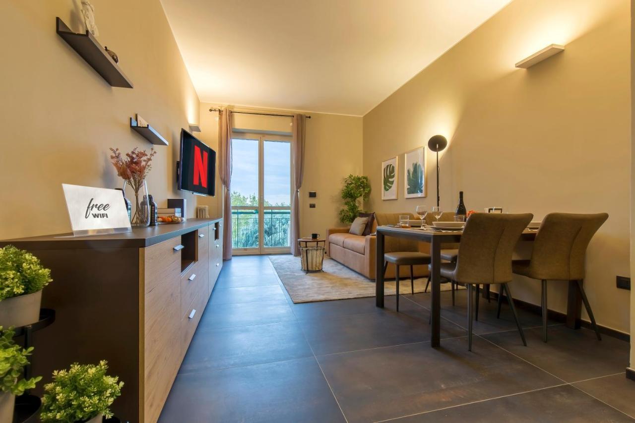 Modern & Bright 2 Bedroom Flat 50M From M4 Stop Milano Eksteriør billede