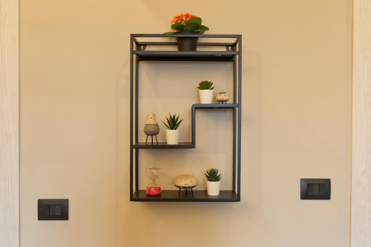 Modern & Bright 2 Bedroom Flat 50M From M4 Stop Milano Eksteriør billede