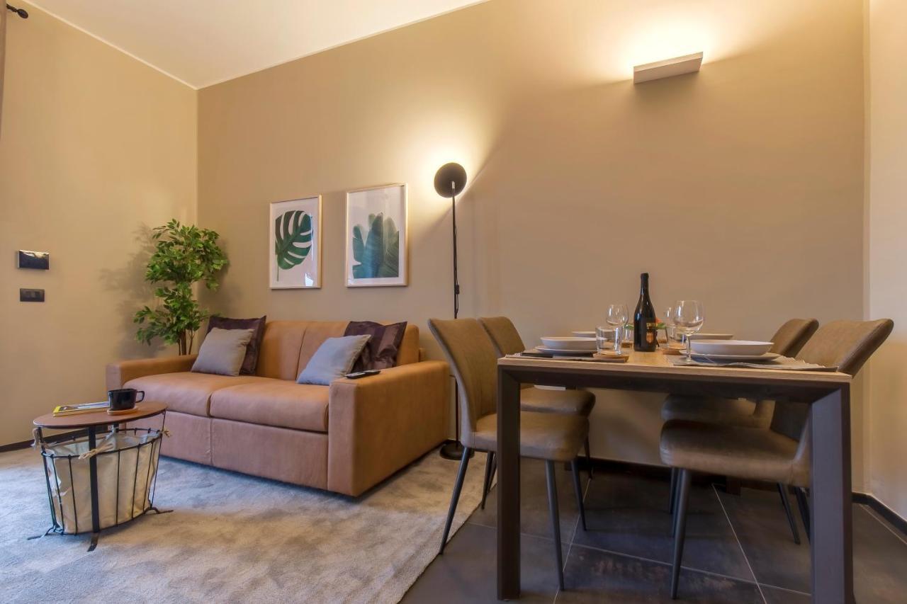 Modern & Bright 2 Bedroom Flat 50M From M4 Stop Milano Eksteriør billede