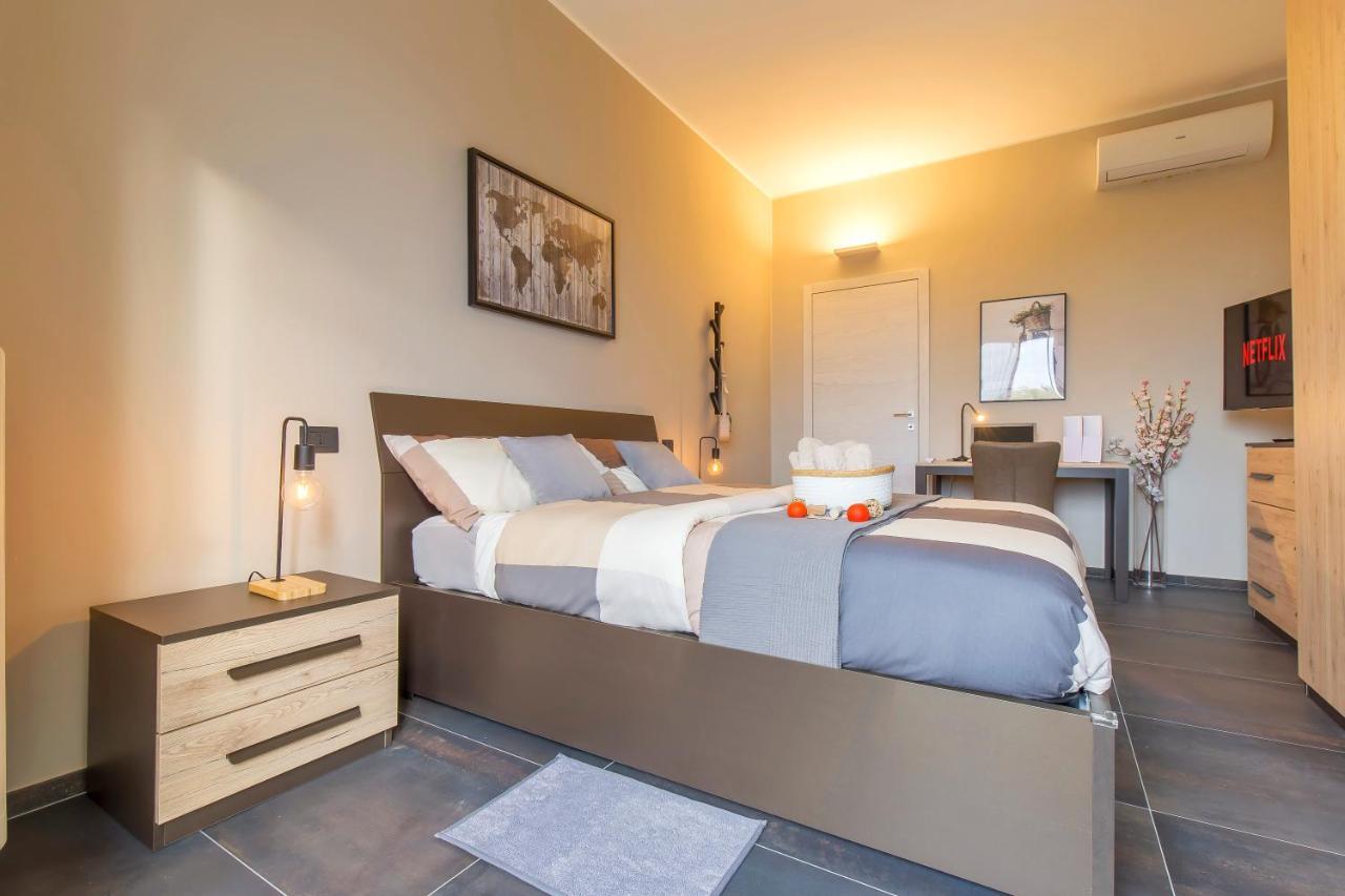Modern & Bright 2 Bedroom Flat 50M From M4 Stop Milano Eksteriør billede
