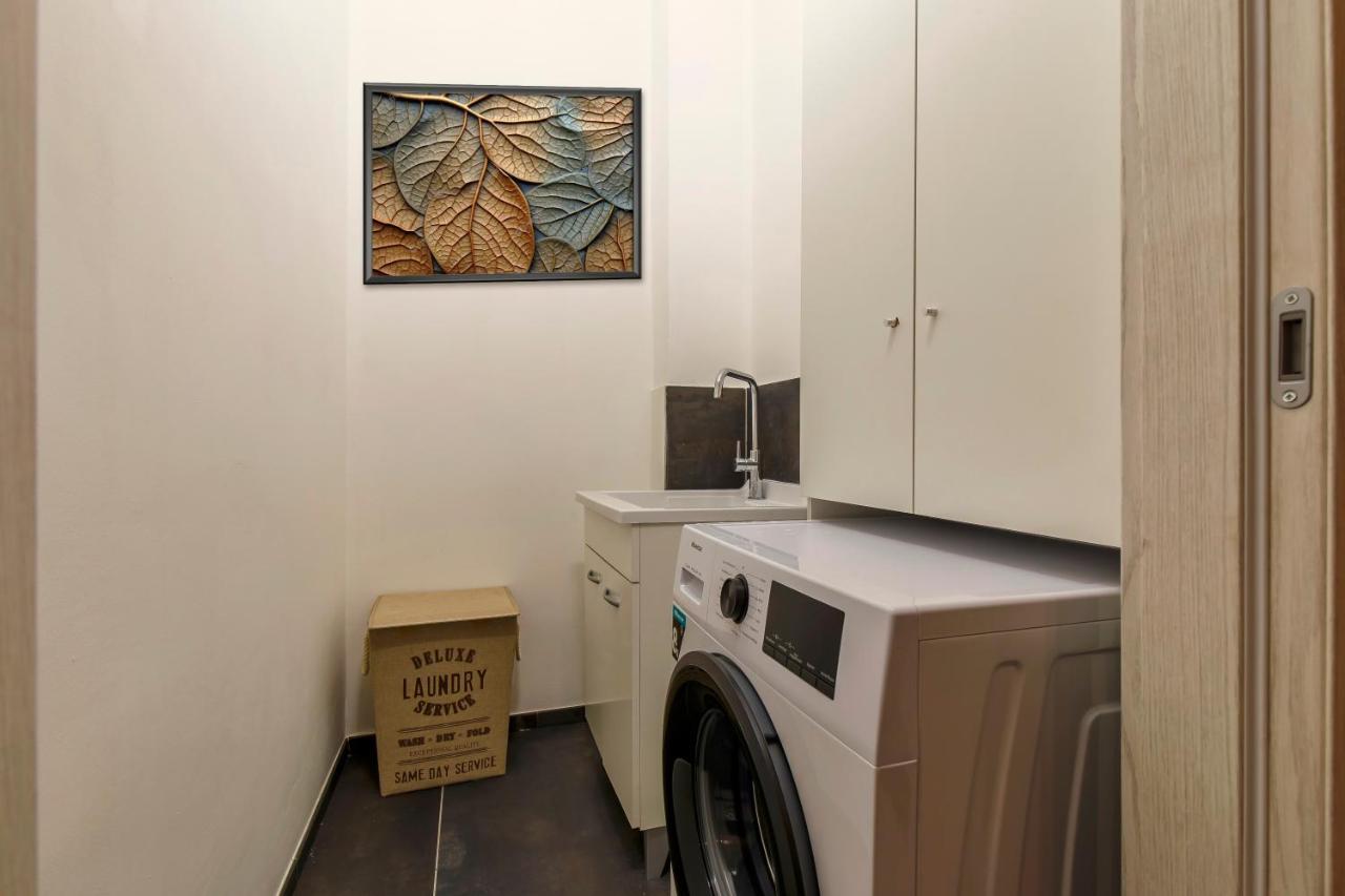 Modern & Bright 2 Bedroom Flat 50M From M4 Stop Milano Eksteriør billede