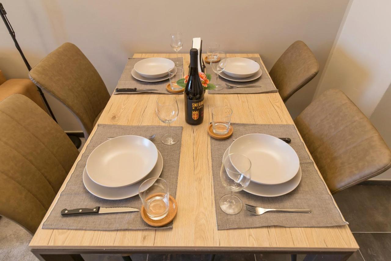 Modern & Bright 2 Bedroom Flat 50M From M4 Stop Milano Eksteriør billede